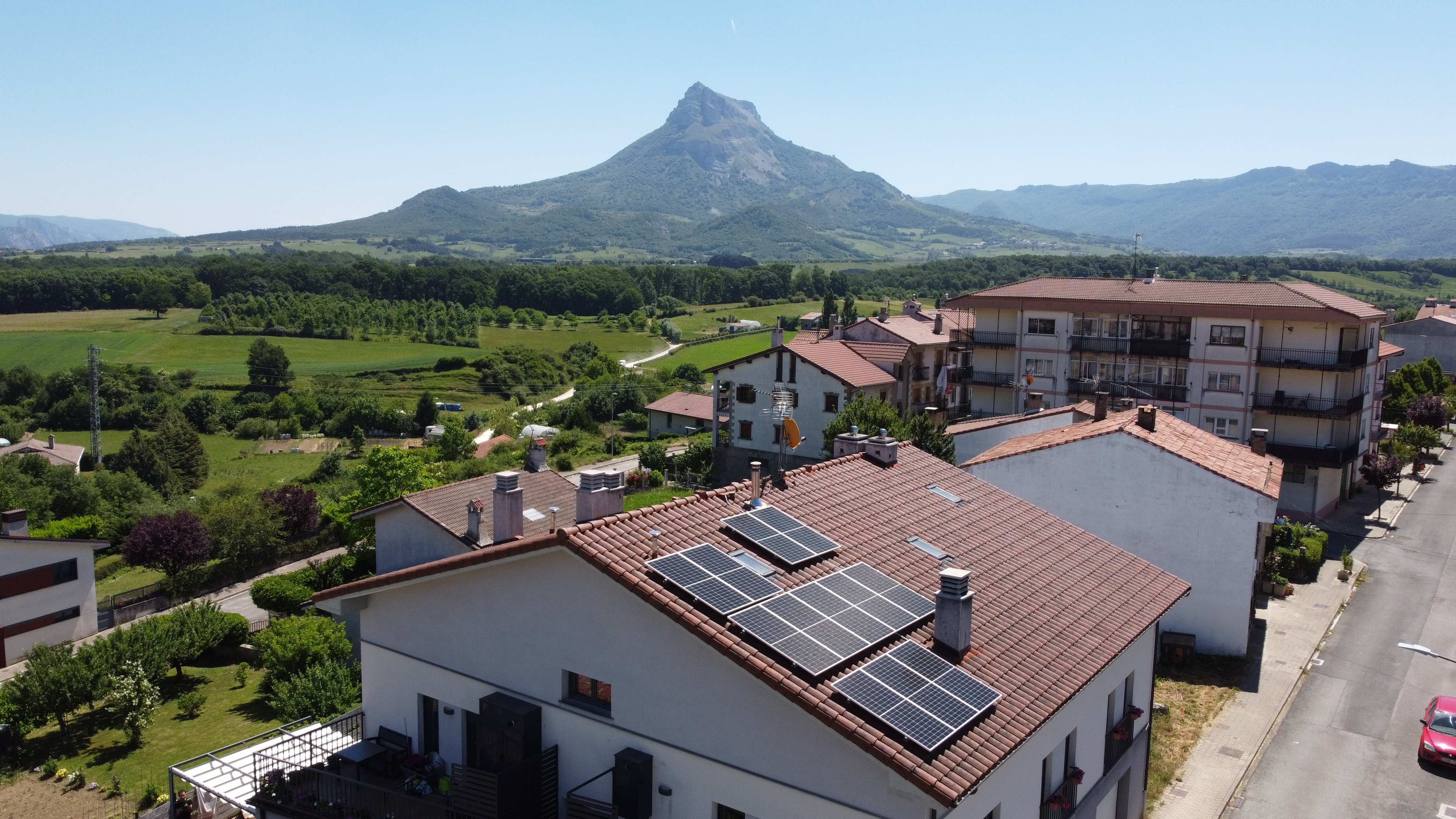 Instalación fotovoltaica de Orleghy en Etxarri Aranatz