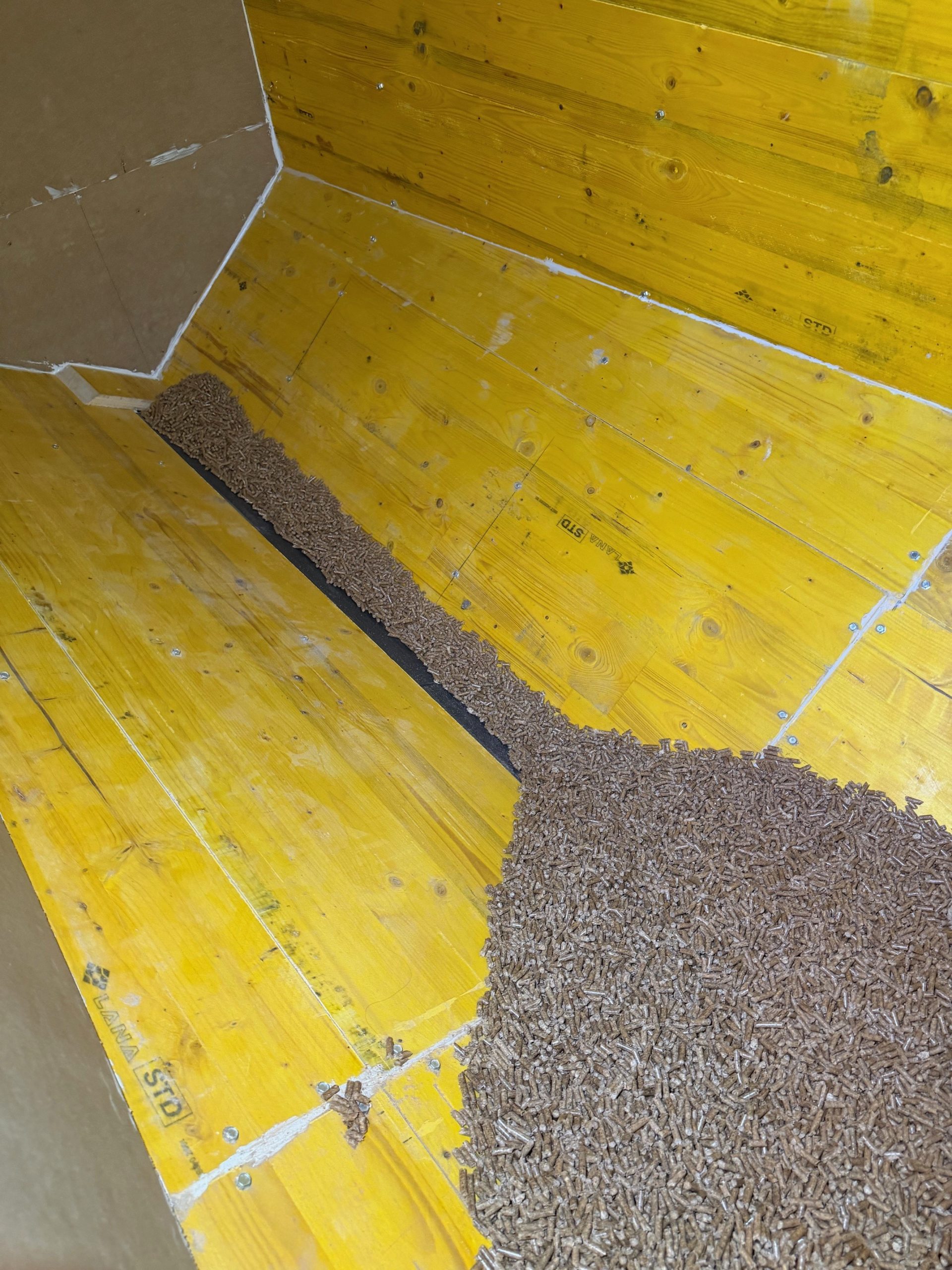 Silo de obra para almacenamiento de pellet